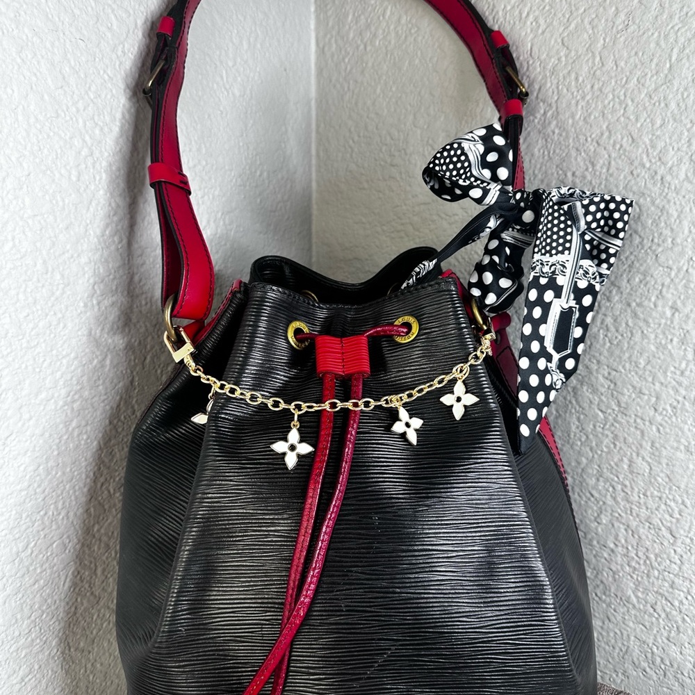 *****SOLD*****LV Epi Petit Noe Shoulder Bag Black/Red